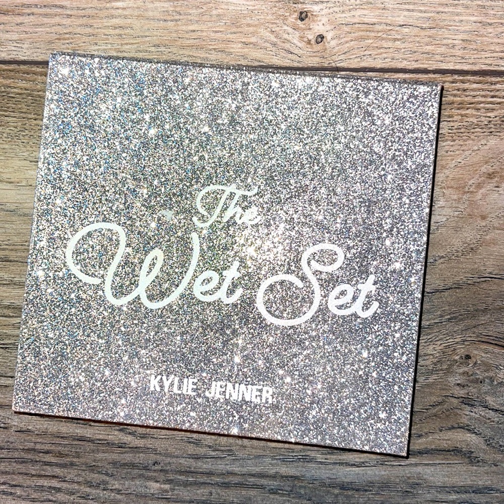 The Wet Set Highlighter palette ✨